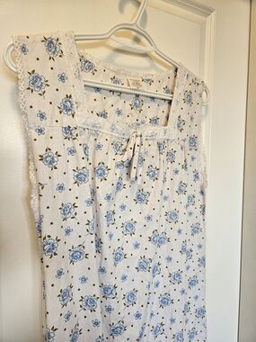 Classic White Floral Lace 100% Cotton Nighty - White & Blue Small
